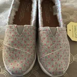 Girls grey wool/pink polka dot shoes